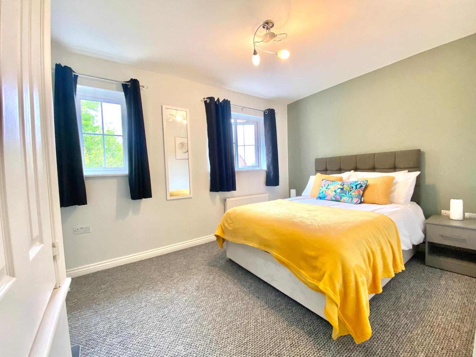 Free Private Parking! Oakley House And Garden! Fully Equipped 4 Comfy Beds Villa Corby Buitenkant foto