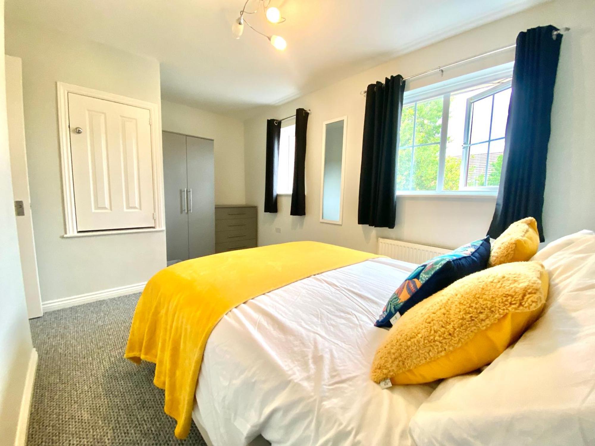 Free Private Parking! Oakley House And Garden! Fully Equipped 4 Comfy Beds Villa Corby Buitenkant foto